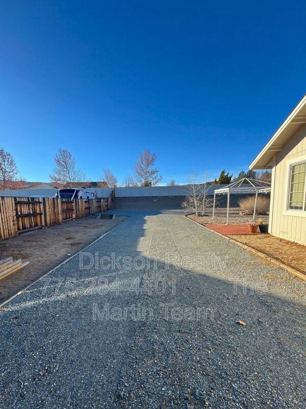 Building Photo - 2275 Albatross Way