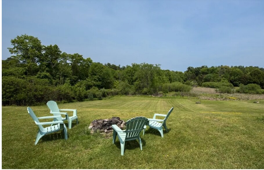 2 Acre Back yard - 21 Endicott Rd