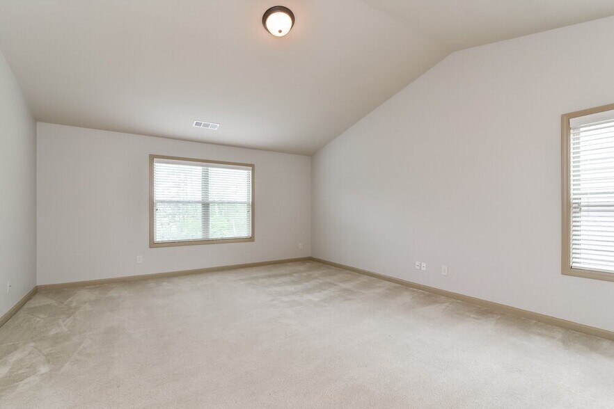 Building Photo - 3096 Montauk Hill Dr NE