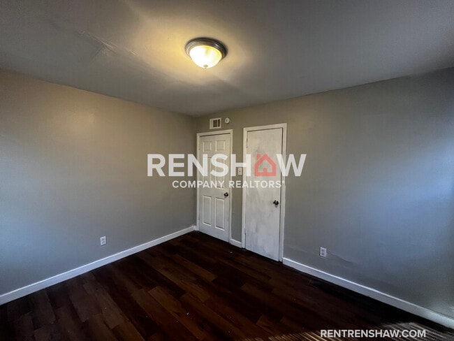 Building Photo - 877 Polk Ave