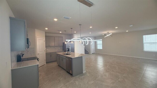 Building Photo - 5054 Holm Oak Dr