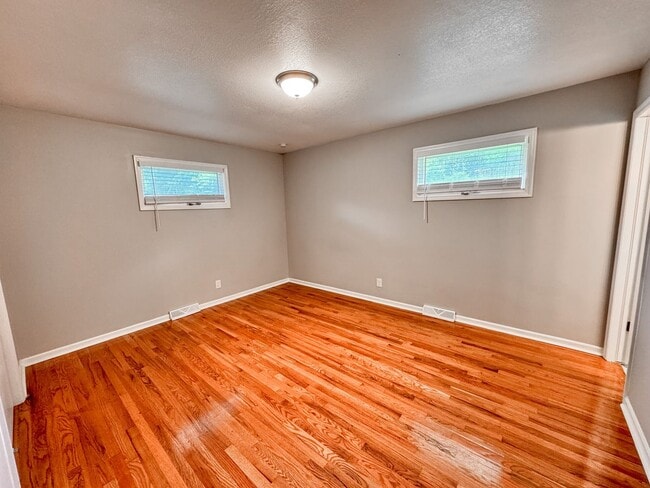 Building Photo - $1,695 - 3 Bed, 2 Bath House in Raytown, MO