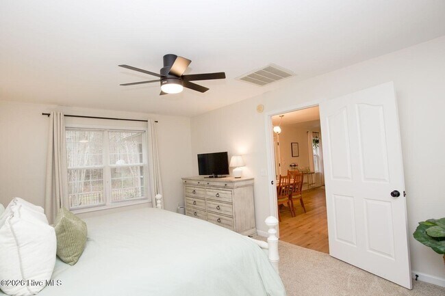 Building Photo - 681 Ginesing Dr