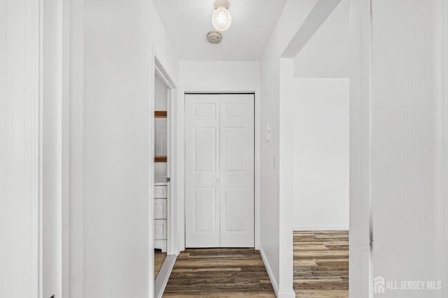 Building Photo - 128 Cricket Ln