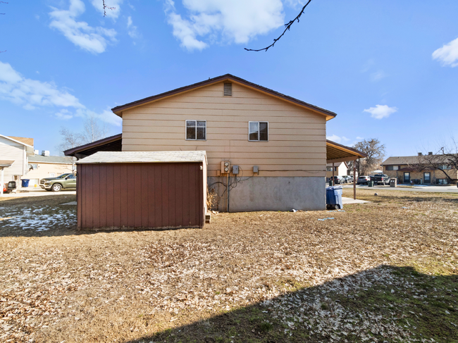 Building Photo - Lovely West Robin Duplex - **FIRST MONTH i...