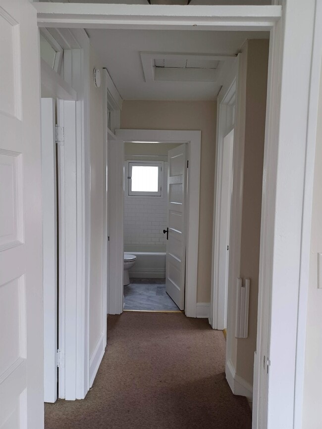 Building Photo - 18 E Clifford St