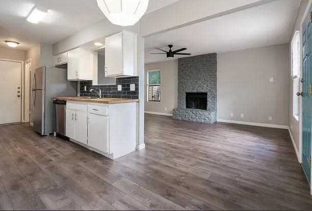 Building Photo - 411 Parkhill Cove