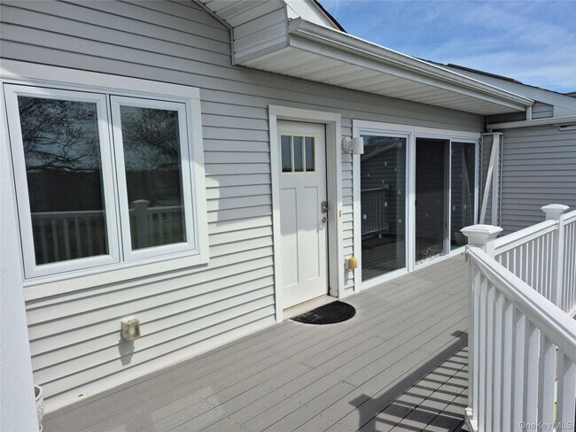 Building Photo - 44 Fox Hill Dr