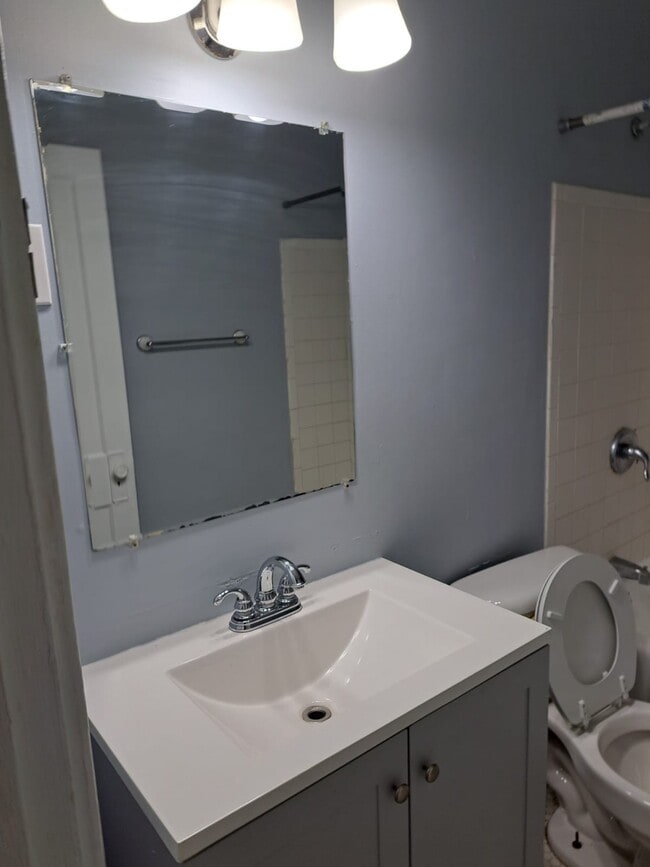 Building Photo - 1114 Fairbanks Ave