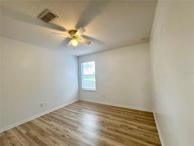 Building Photo - 16543 Cedar Run Dr