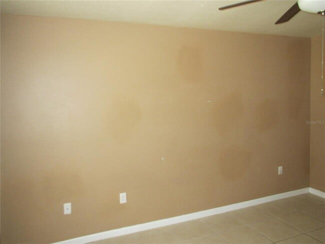 Building Photo - 464 Hippel St