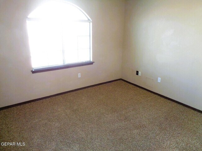 Building Photo - 14168 Smokey Point Dr