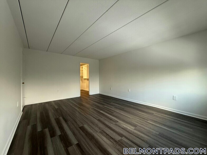 Building Photo - 55 Hill Rd