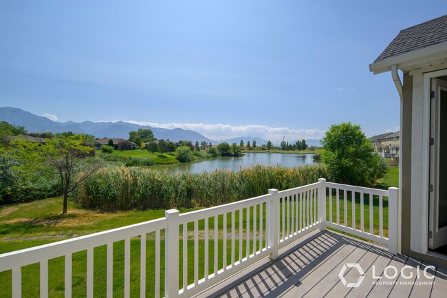 Building Photo - Stunning Row End Townhome In Prime Location!