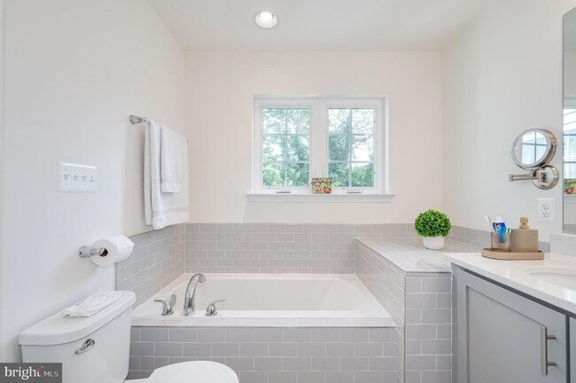 Building Photo - 64 Tate Manor Dr