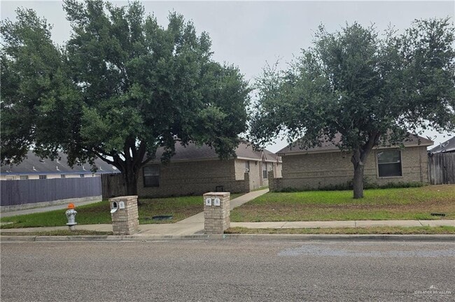 Primary Photo - 2204 N Dahlia St