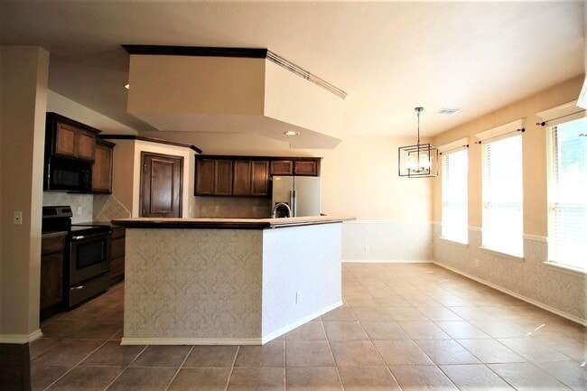 Building Photo - Beautiful 4 Bed 2 Bath in Edmond