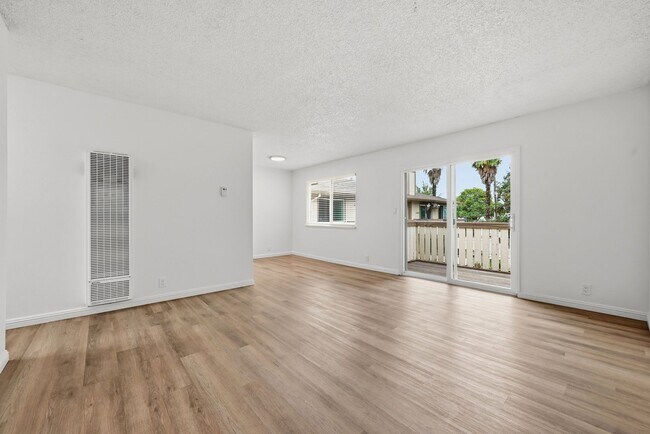 Building Photo - 802-816 Lincoln Avenue