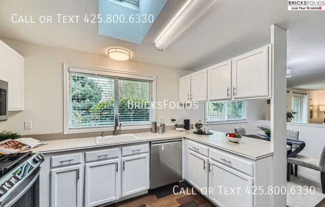 Building Photo - Inviting Bothell Home: Your Sanctuary with...