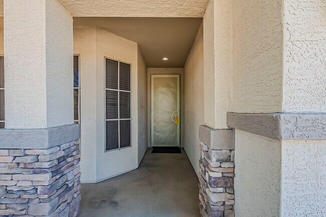 Building Photo - 3877 S Coach House Dr