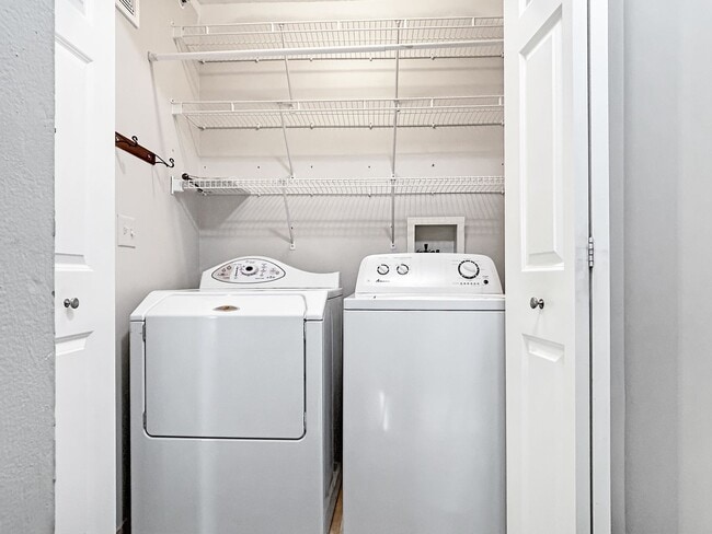 Building Photo - 8449 Forestview Ln N