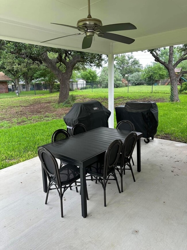 Building Photo - 315 Bluebird Cir