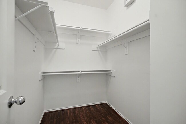 Building Photo - 2416 Charleston St