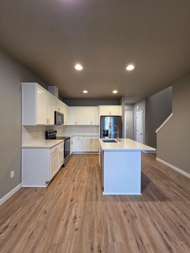 Building Photo - Brand New Large 2 bedroom 2.5 Bathrooms in Centralia