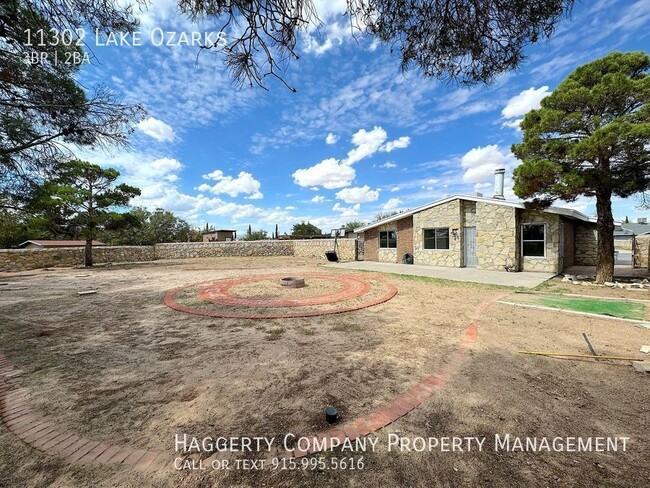 Building Photo - East El Paso 3 bed Refrig A/C