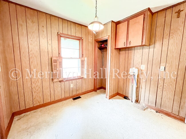 Building Photo - Cute Historic Bungalow Near Columbia College!