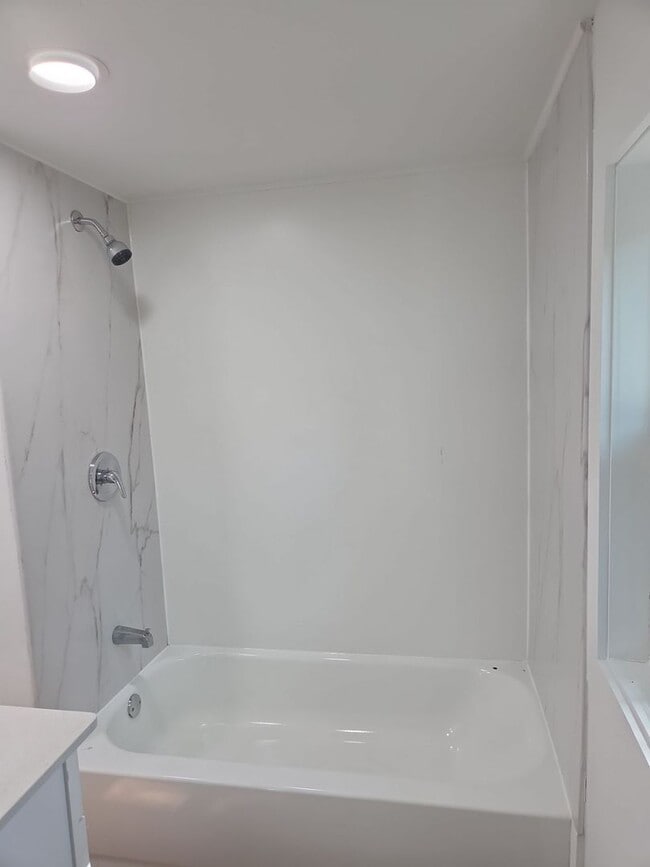 Building Photo - Newly remodeled home is located in Lancaster, SC 29720.
