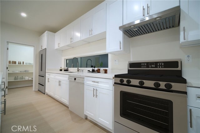 Building Photo - 801 E 84th Pl