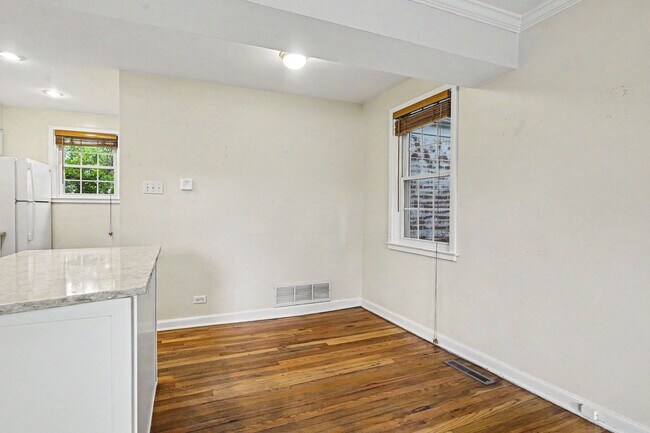 Building Photo - Charming Montclair Patio Home | 2 Bed | Private Yard