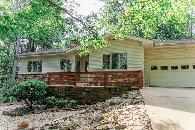 Building Photo - Up to a 2 year lease at this Beautiful 3 bed, 2 bath!!!!