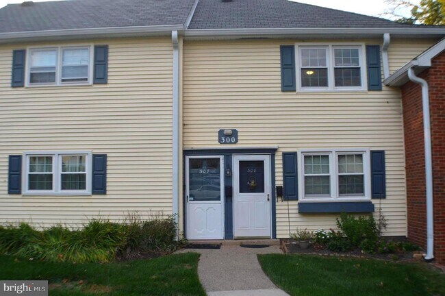 Building Photo - 307 Yardley Commons