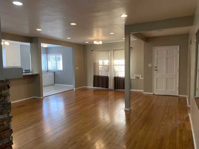 Living Room - 5918 Ladera Park Ave