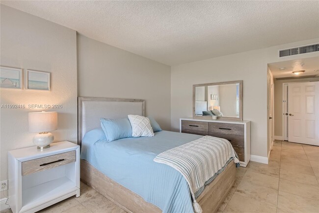 Building Photo - 2501 S Ocean Dr