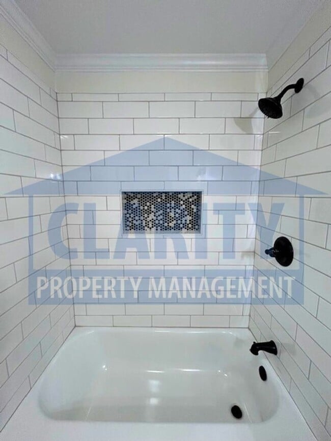 Building Photo - Newly renovated 3 bedroom, 2 bath ranch home!