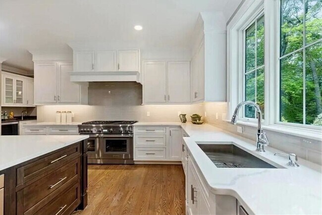 Building Photo - 56 Blossomcrest Rd