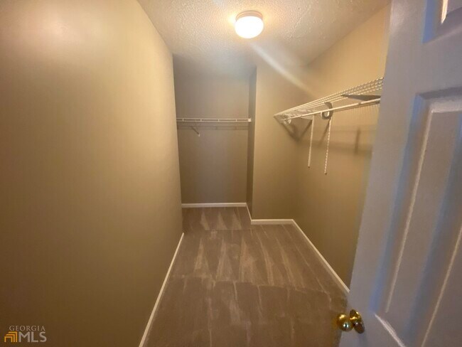 Building Photo - 5751 Colonnade Dr