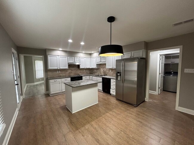 Building Photo - 4031 Sawgrass Dr