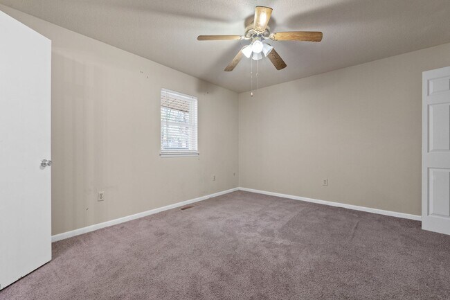 Building Photo - 79 Shoshoni Dr