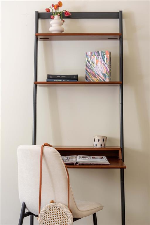 Building Photo - 1402 Markan Dr NE