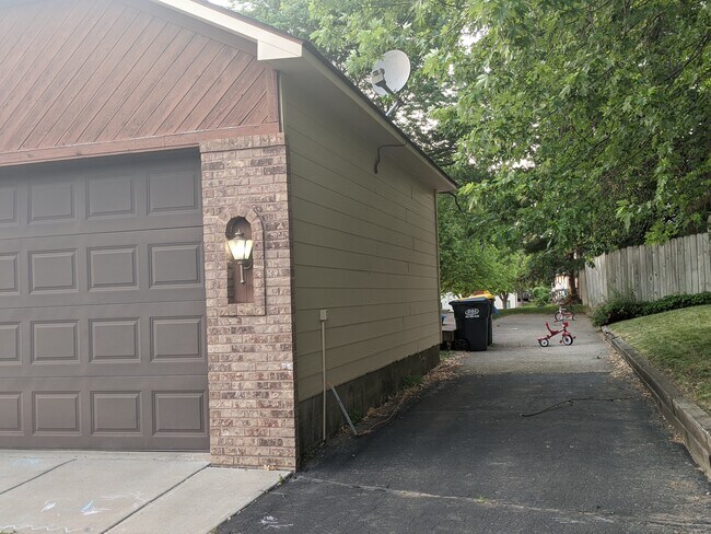 Extra Long Driveway for RV or Boat - 8615 135th St W