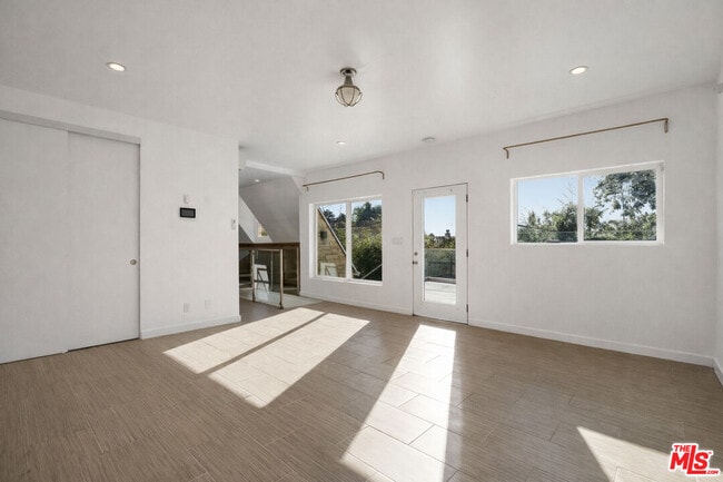 Building Photo - 2633 N Commonwealth Ave