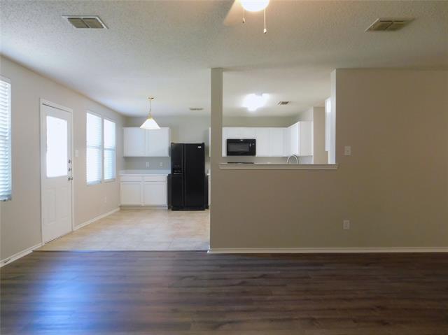 Building Photo - 2628 S Wavecrest Ct