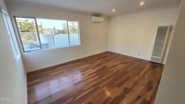 Building Photo - 1483 N Altadena Dr