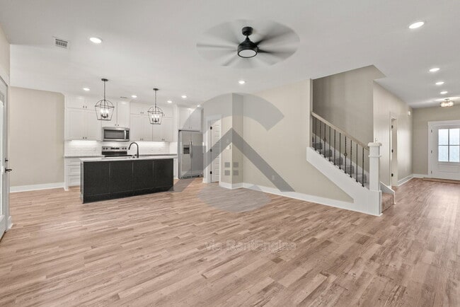 Building Photo - 1295 Acuff Ln