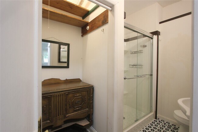 Building Photo - 7028 Glades Ave