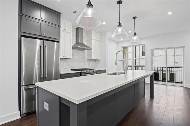 Building Photo - 201 New St